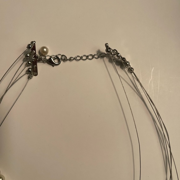 Multi stand necklace. Black beads and pearl beads. Good condition. - Picture 3 of 3